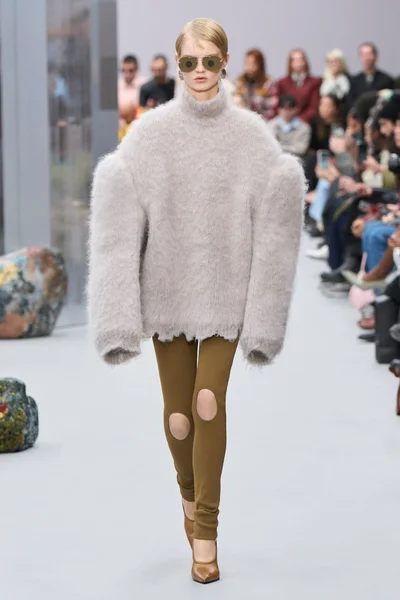 Look 35